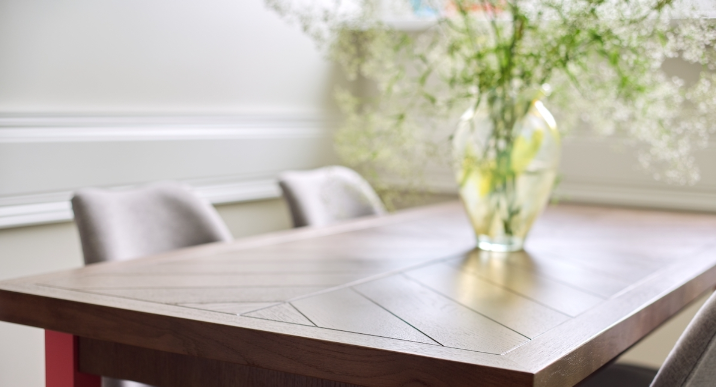 Aplicaciones del encino rojo en muebles y decoracion