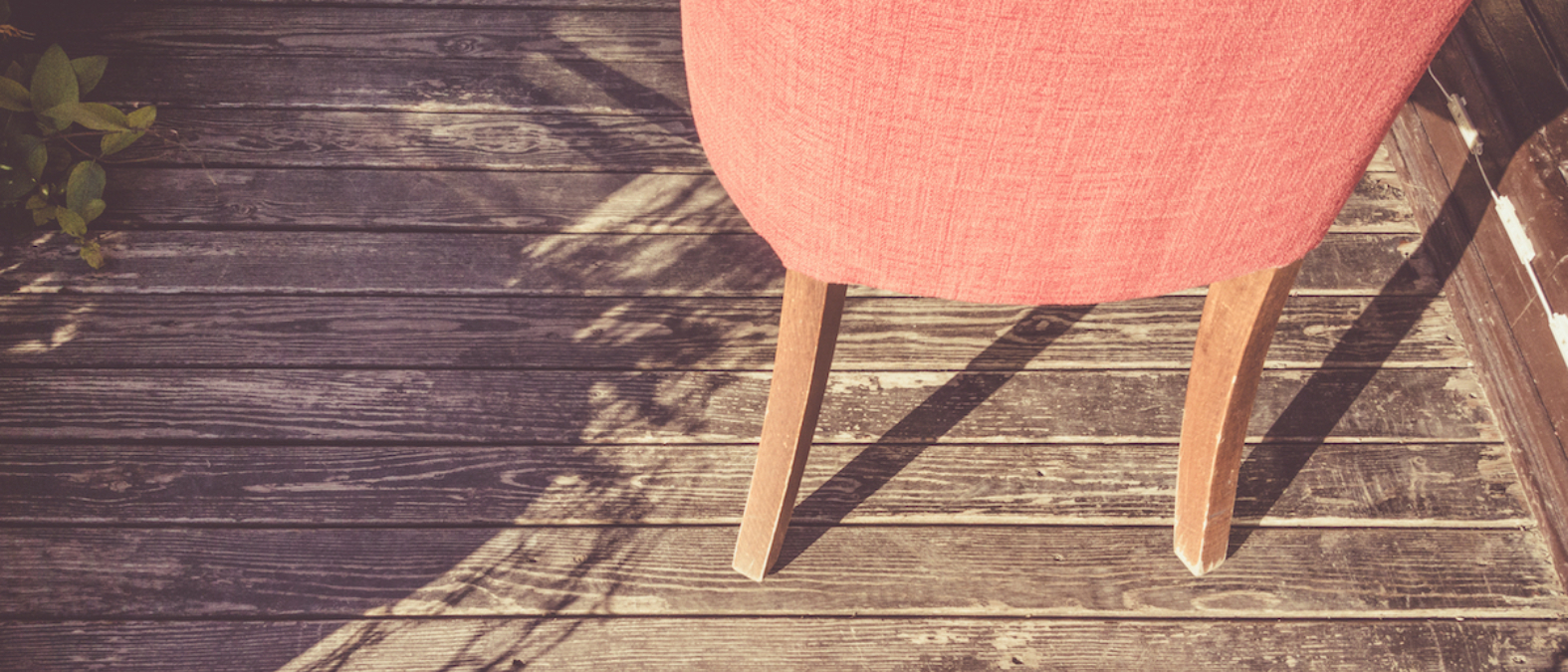 Aplicación de rosa morada en tiendas y espacios comerciales