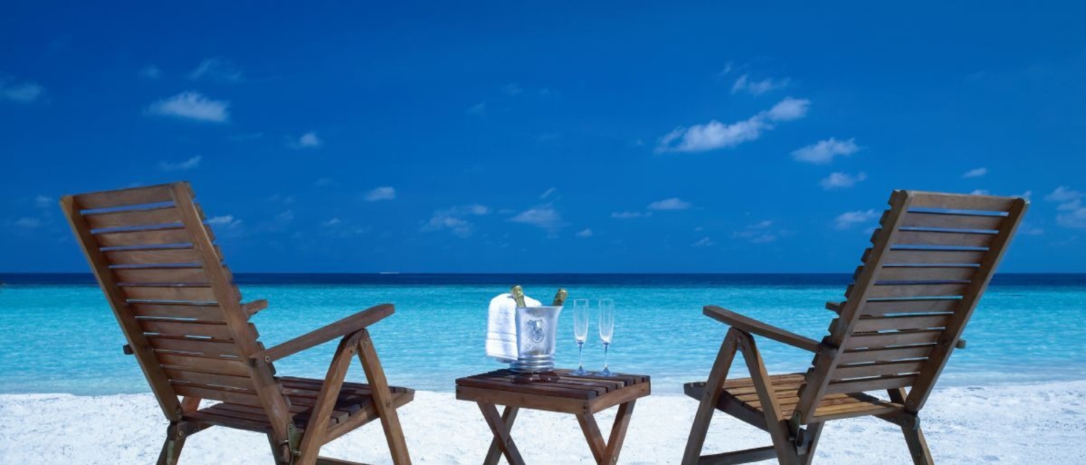 Mueble de madera para playa